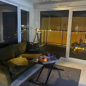 https://meyzieu-superbe-appartement-tres-cosy.hotels-rhonealpes.com