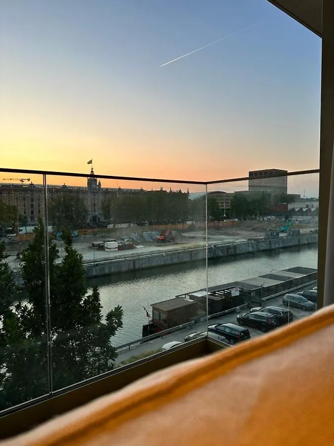 Apartment Canal View One Bedroom Flat Brussels