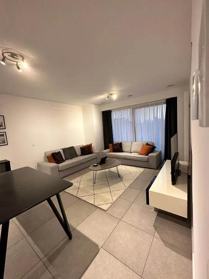 Canal View One Bedroom Flat Brussels