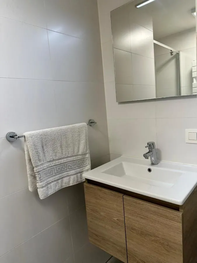 Canal View One Bedroom Flat Brussels